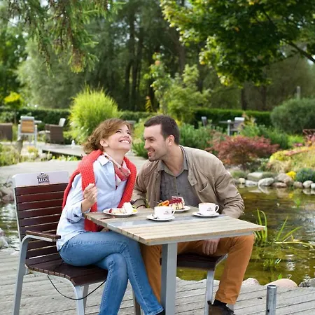 伊卡尔广场酒店