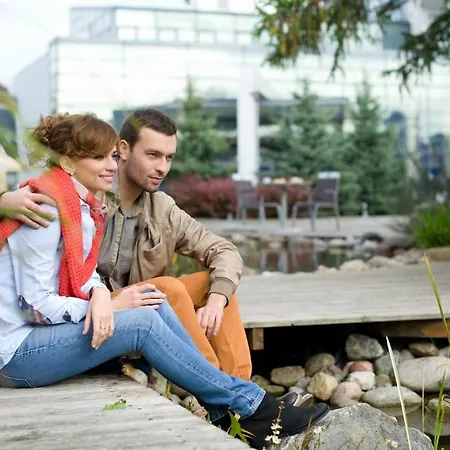 伊卡尔广场酒店 度假村 4*