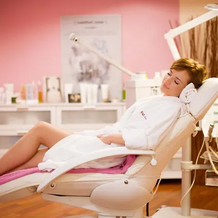 伊卡尔广场酒店 度假村