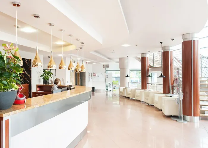 Ikar Plaza منتجع