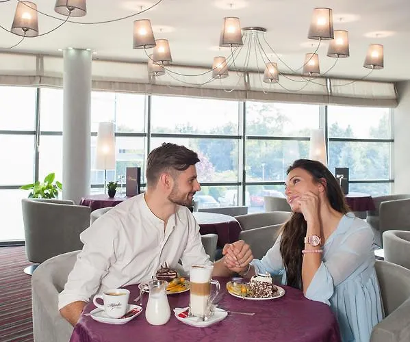 Ikar Plaza منتجع 4*