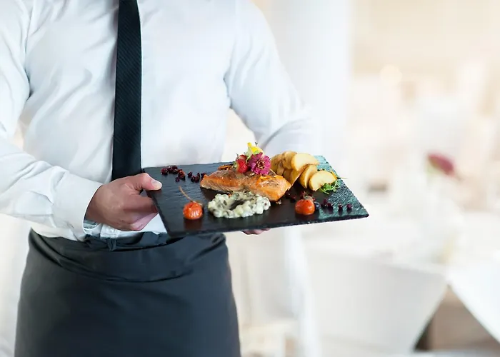 Ikar Plaza 4* كولوبرزيغ